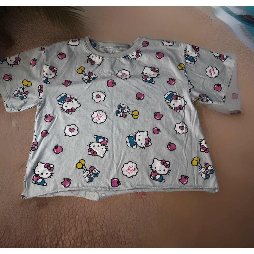Hello Kitty Women’s Cut Off Hem T-Shirt Gray Graphic All Over  Print Medium